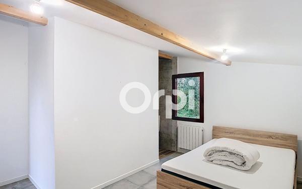 Maison à louer    6 pièces •  Château-l'Évêque