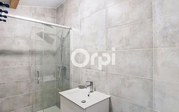 Maison à louer    6 pièces •  Château-l'Évêque