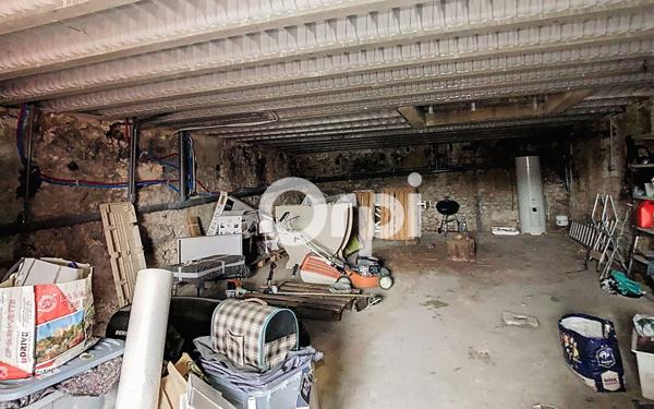 Maison à louer    6 pièces •  Château-l'Évêque