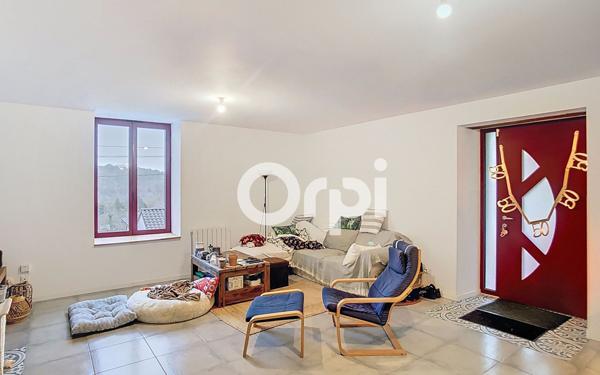 Maison à louer    6 pièces •  Château-l'Évêque