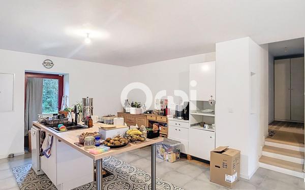 Maison à louer    6 pièces •  Château-l'Évêque