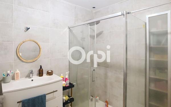 Maison à louer    6 pièces •  Château-l'Évêque