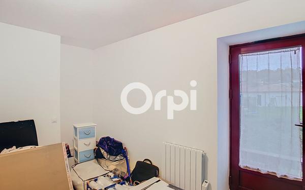 Maison à louer    6 pièces •  Château-l'Évêque