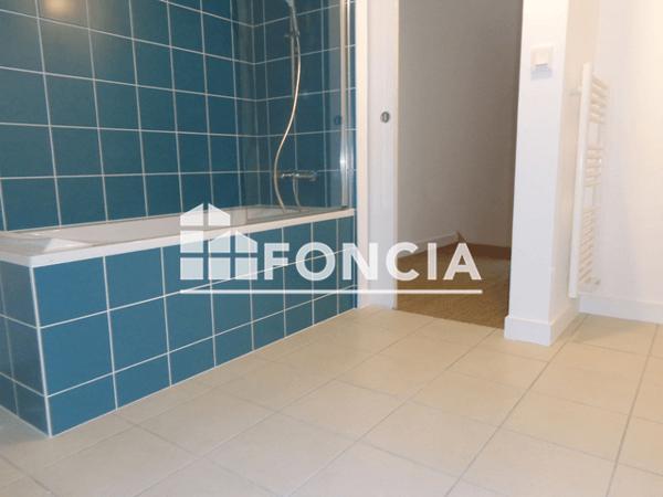 Location Appartement 5 pièces 75.37 m² - 6 RUE D OLERON Poitiers 86000