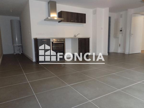 Location Appartement 5 pièces 75.37 m² - 6 RUE D OLERON Poitiers 86000