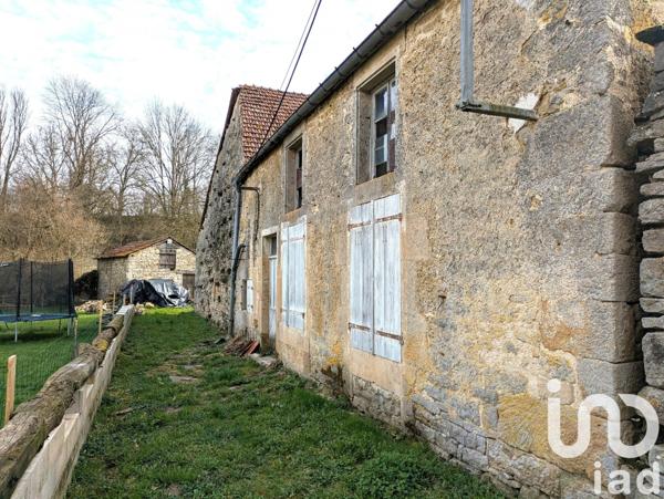 Maison 2 pièces de 48 m² à Saints-Geosmes (52200)