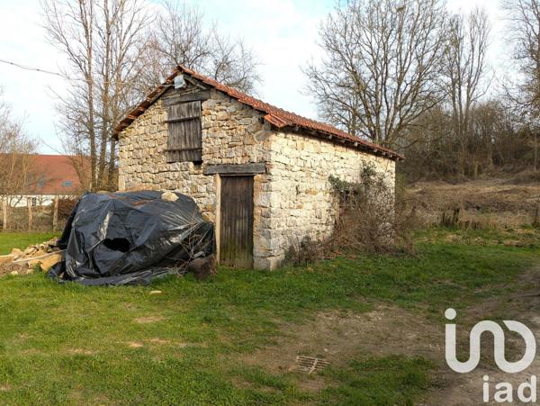 Maison 2 pièces de 48 m² à Saints-Geosmes (52200)