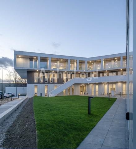 Bureaux à louer à Villeneuve-d'Ascq avec amphithéâtre et cafétéria