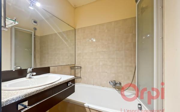 Appartement à vendre    1 pièce • 26 m2 Fréjus