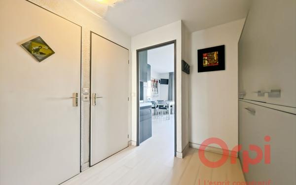 Appartement à vendre    1 pièce • 26 m2 Fréjus