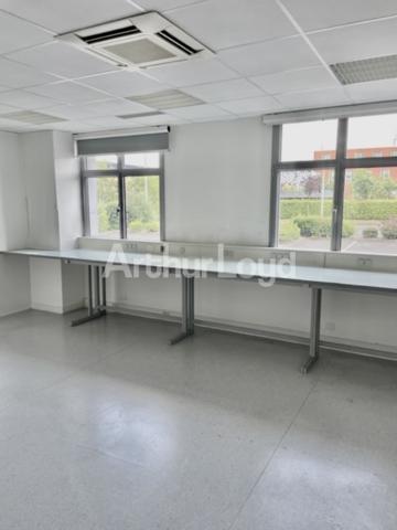 Bureaux à vendre à Loos parkings disponibles et accès rapide à Lille