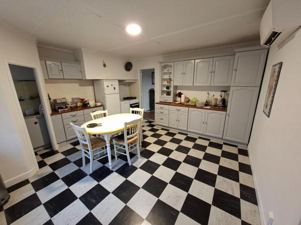 Maison de ville 5 pièces avec extérieur.