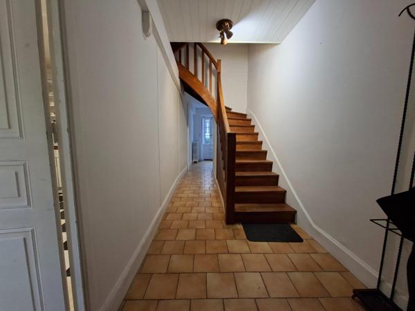 Maison de ville 5 pièces avec extérieur.