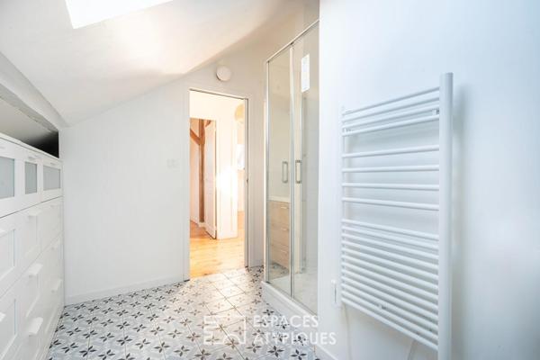 Meulière de caractère avec jardin et terrasse