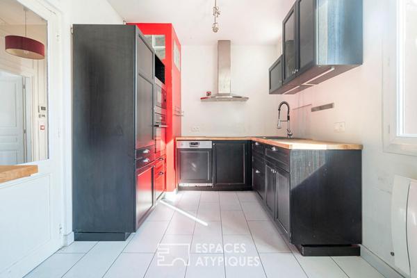 Meulière de caractère avec jardin et terrasse