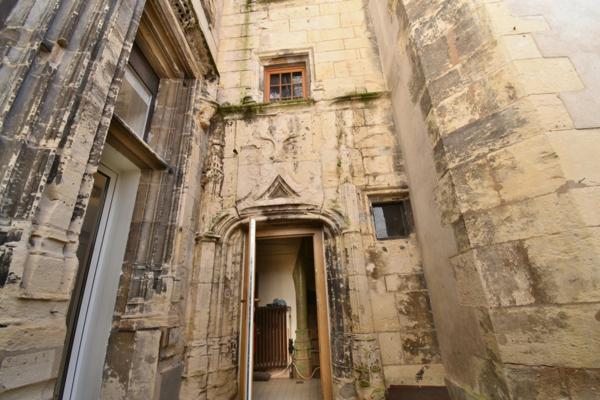 Immeuble à vendre NEVERS (58) La prestigieuse Maison du Prieur au coeur historique de NEVERS Inscrit MH à réabiliter.