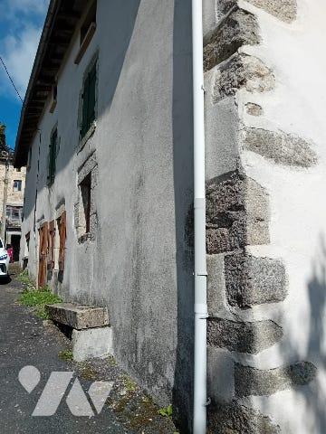 Maison d'habitation sur la Renaudie 63930, avec un petit terrain de 23m²