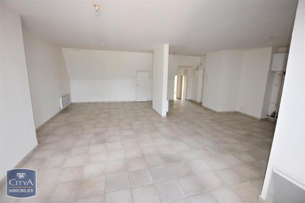 Appartement à louer 2 pièces 75.82m² Beaupréau-en-Mauges (49600)