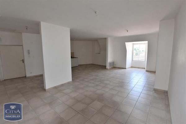Appartement à louer 2 pièces 75.82m² Beaupréau-en-Mauges (49600)