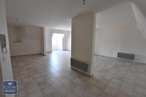 Appartement à louer 2 pièces 75.82m² Beaupréau-en-Mauges (49600)