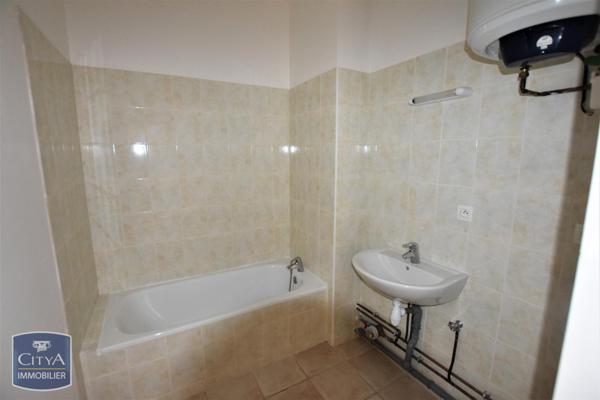Appartement à louer 2 pièces 75.82m² Beaupréau-en-Mauges (49600)