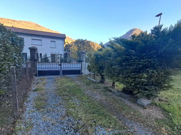 Charmante maison à rénover de 77 m2 au cœur de Sarrancolin avec grand jardin