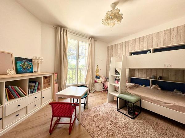 Bastide rénovée dans domaine privé avec piscine et tennis