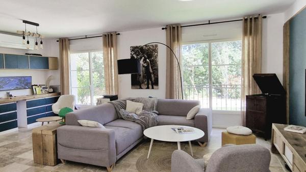 Bastide rénovée dans domaine privé avec piscine et tennis