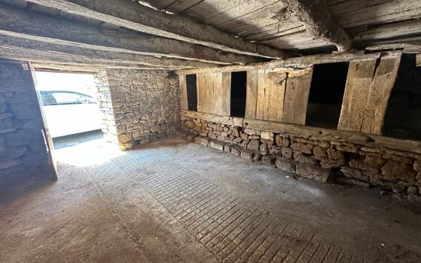 Stationnement à louer    20 m2 Chavagnac