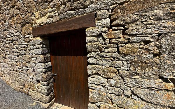 Stationnement à louer    20 m2 Chavagnac