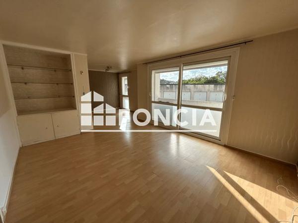 Location Appartement 4 pièces 65.7 m² - 2 A 8 RUE PIERRE CURTIL Laon 02000