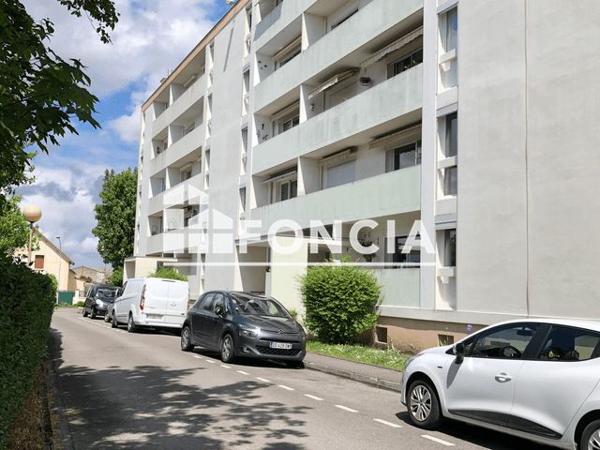 Location Appartement 4 pièces 65.7 m² - 2 A 8 RUE PIERRE CURTIL Laon 02000