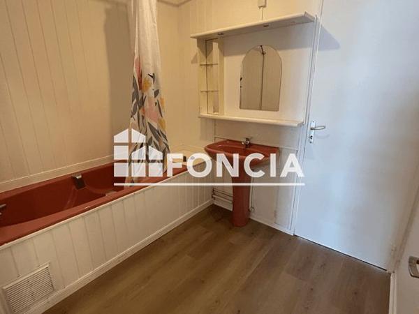 Location Appartement 4 pièces 65.7 m² - 2 A 8 RUE PIERRE CURTIL Laon 02000