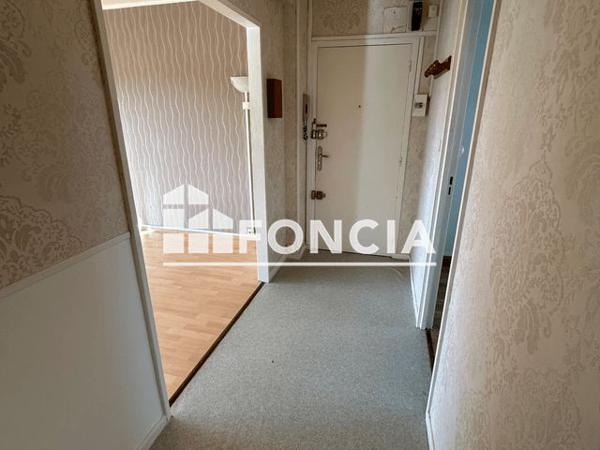 Location Appartement 4 pièces 65.7 m² - 2 A 8 RUE PIERRE CURTIL Laon 02000