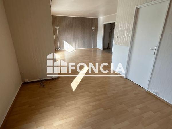 Location Appartement 4 pièces 65.7 m² - 2 A 8 RUE PIERRE CURTIL Laon 02000