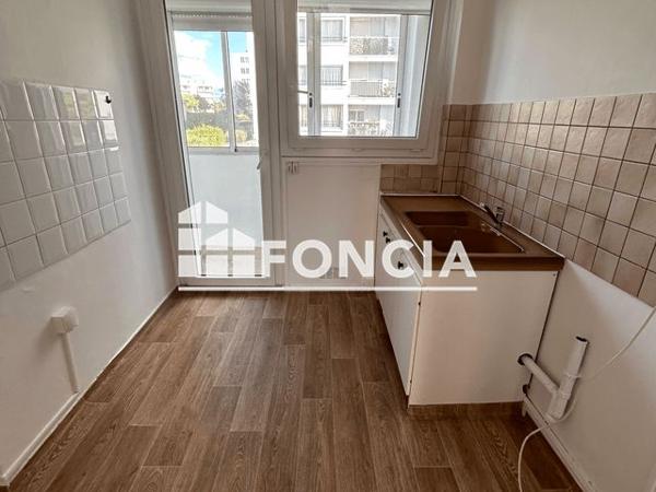 Location Appartement 4 pièces 65.7 m² - 2 A 8 RUE PIERRE CURTIL Laon 02000