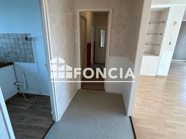 Location Appartement 4 pièces 65.7 m² - 2 A 8 RUE PIERRE CURTIL Laon 02000