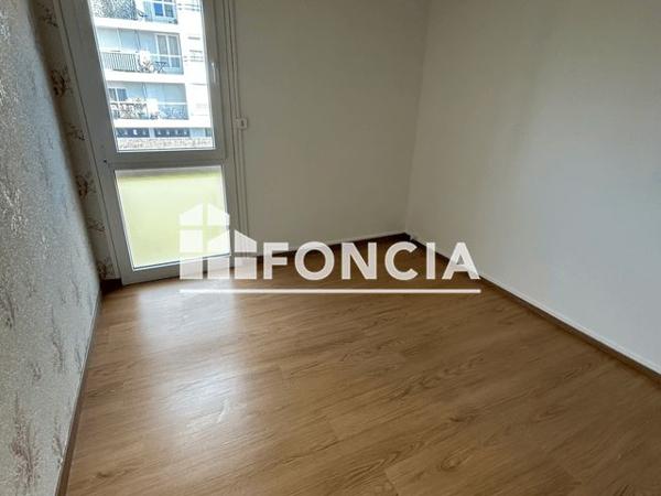 Location Appartement 4 pièces 65.7 m² - 2 A 8 RUE PIERRE CURTIL Laon 02000