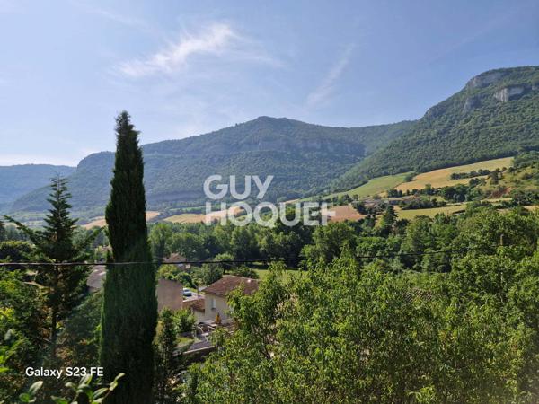 Maison à vendre de 4 pièces de 190 m² sur un terrain de 1525 m2