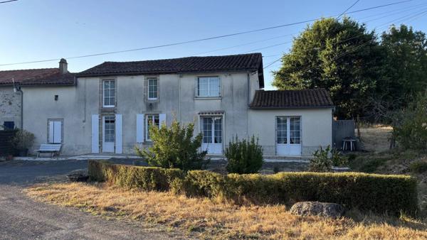 Maison de campagne avec dépendances