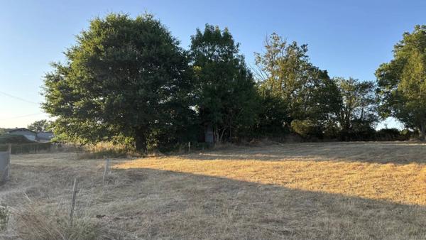 Maison de campagne avec dépendances