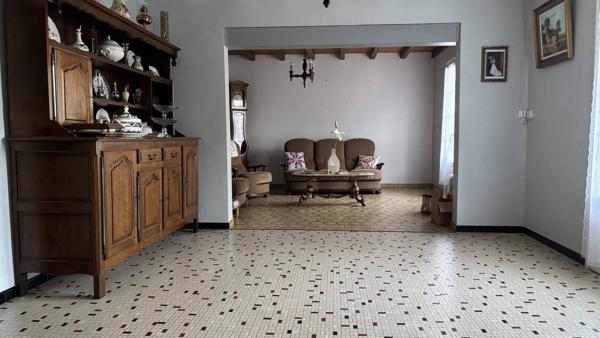 Maison de campagne avec dépendances