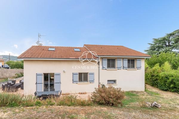 MAISON FAMILIALE
