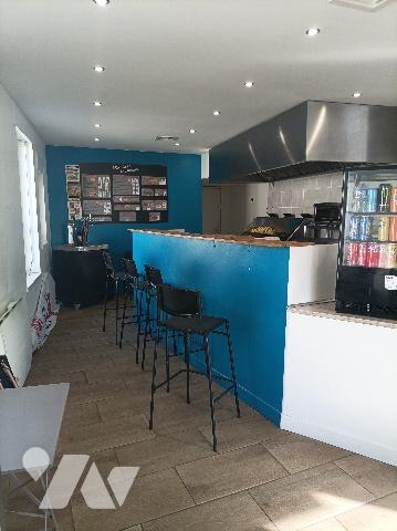 FONDS DE COMMERCE DE FRITERIE. EMPLACEMENT DE 1ER ORDRE !!!
Ideal pour couple, affaire à développer.