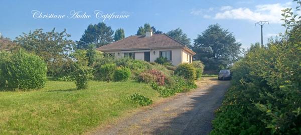 Entre Cluny et Charolles, à Saint Bonnet de Joux, maison de 1976, sur sous sol, de 89 m², sur parcelle de terrain de 1 160 m²