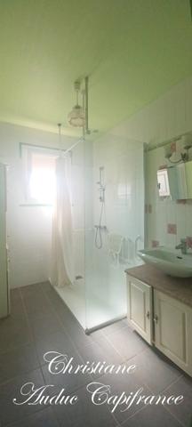 Entre Cluny et Charolles, à Saint Bonnet de Joux, maison de 1976, sur sous sol, de 89 m², sur parcelle de terrain de 1 160 m²