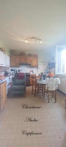 Entre Cluny et Charolles, à Saint Bonnet de Joux, maison de 1976, sur sous sol, de 89 m², sur parcelle de terrain de 1 160 m²