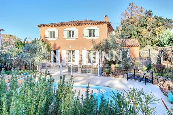 A VENDRE Maison TARADEAU 6 pièce(s) 158 m2 + piscine + garage