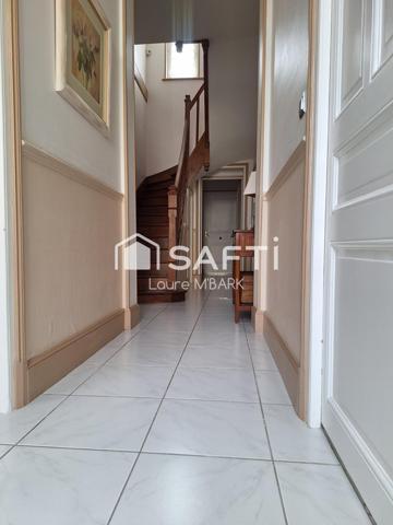 MAISON INDIVIDUELLE VILLE AVEC GRAND JARDIN