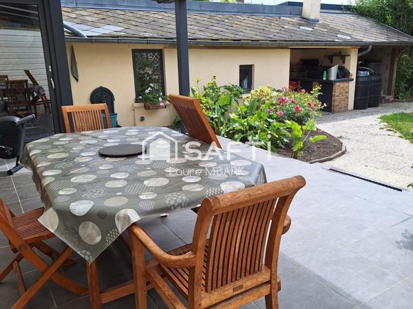 MAISON INDIVIDUELLE VILLE AVEC GRAND JARDIN